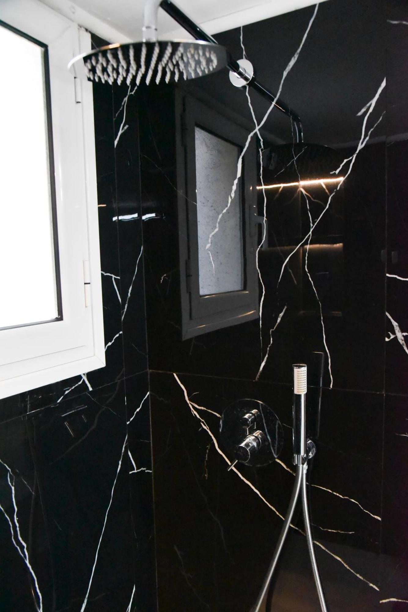 Ηλιόλουστο Apartment เอเธนส์ ภายนอก รูปภาพ