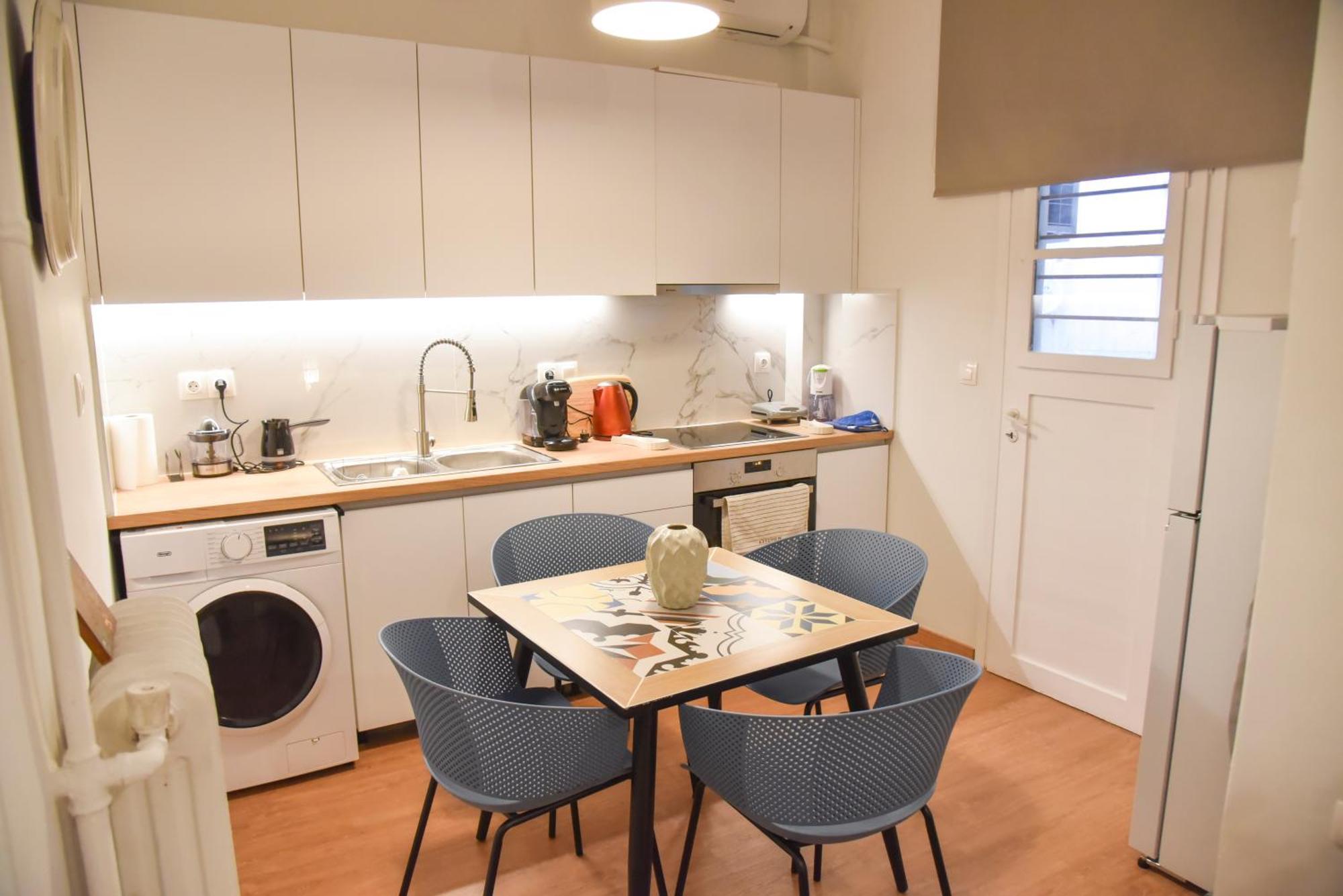 Ηλιόλουστο Apartment เอเธนส์ ภายนอก รูปภาพ